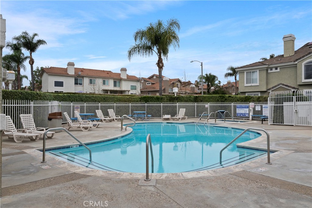 686 Azure Property Photo 27