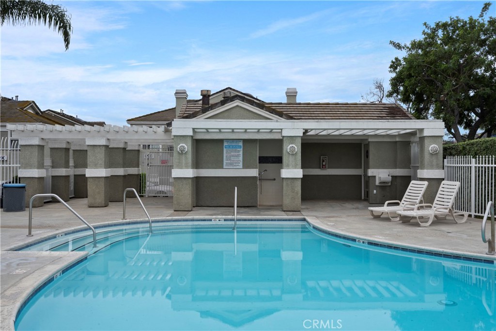 686 Azure Property Photo 29