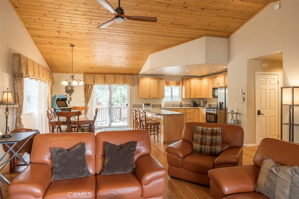 1171 Alameda Property Photo 6