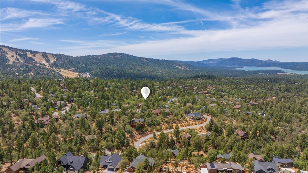 1416 Klamath Road Property Photo 4
