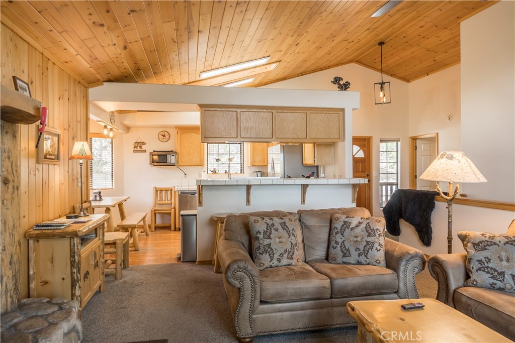 1416 Klamath Road Property Photo 11