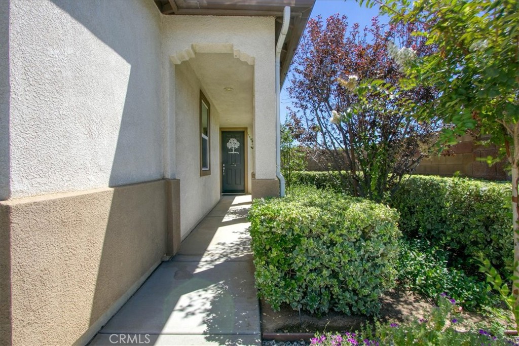 1463 Yarrow Property Photo 2