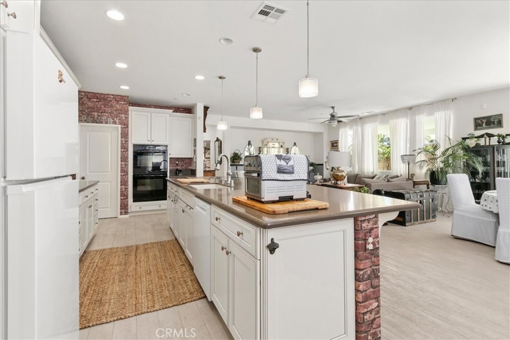 1463 Yarrow Property Photo 3