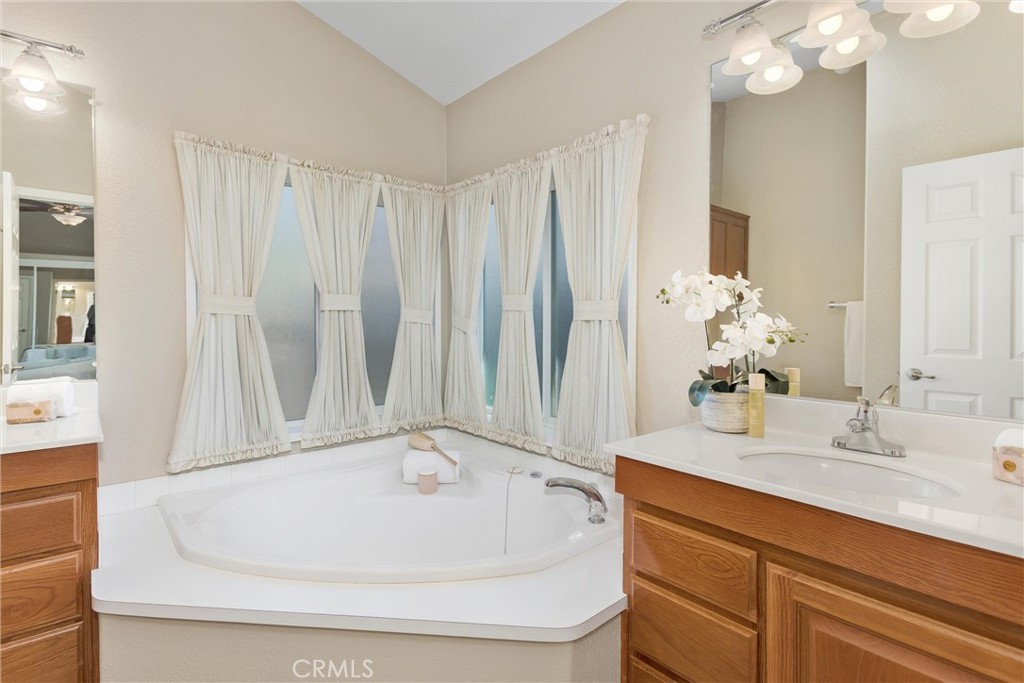 700 E Washington 185 Property Photo 25