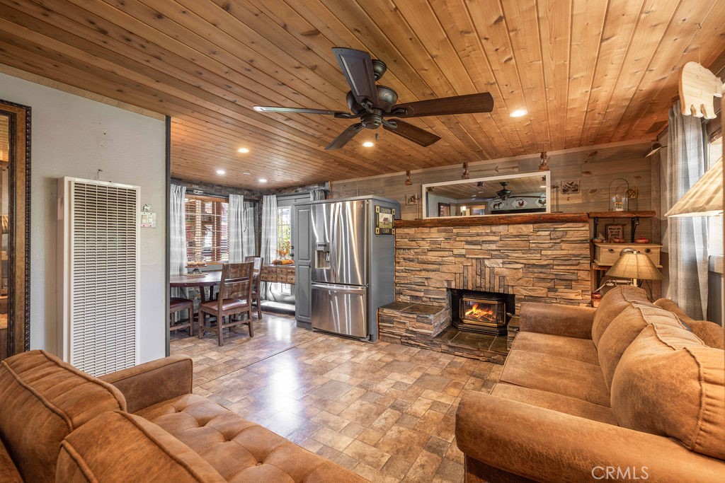 500 E Meadow Property Photo 11