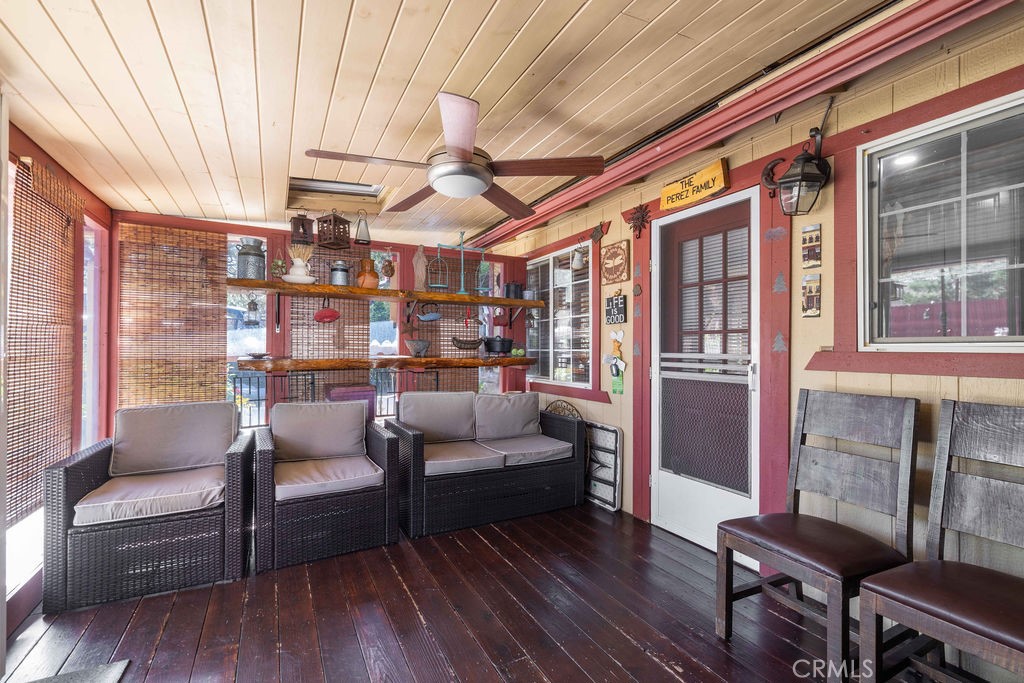500 E Meadow Property Photo 25