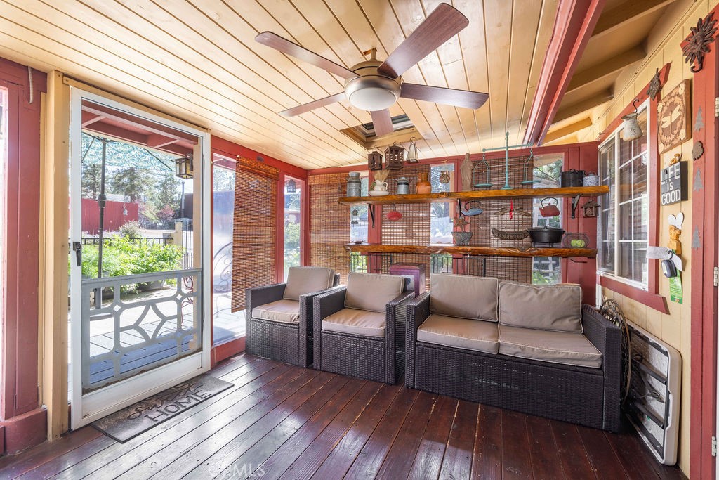 500 E Meadow Property Photo 26