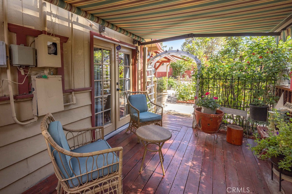 500 E Meadow Property Photo 29