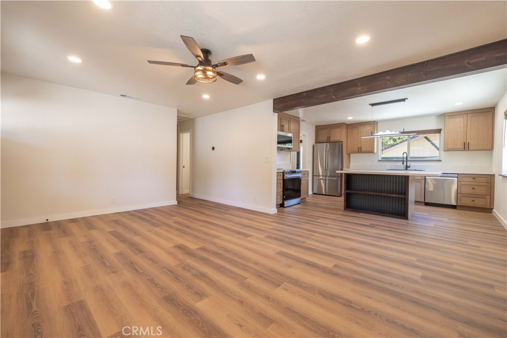 304 Greenspot Property Photo 12