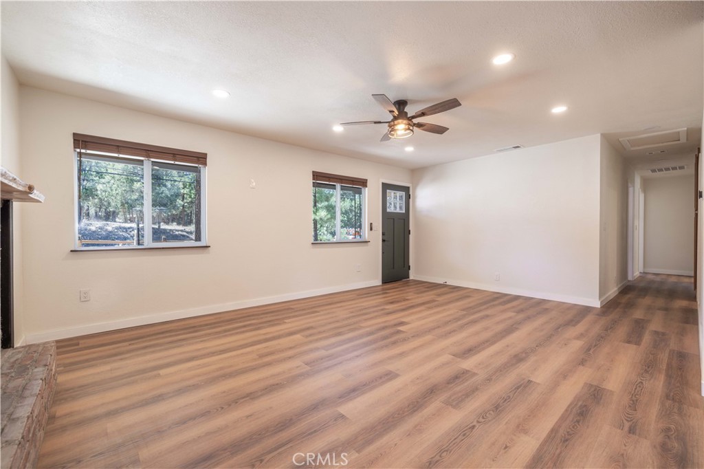 304 Greenspot Property Photo 15