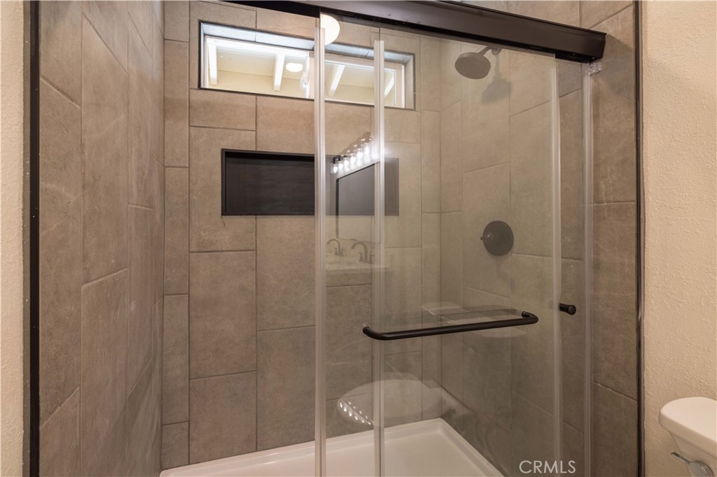 304 Greenspot Property Photo 33