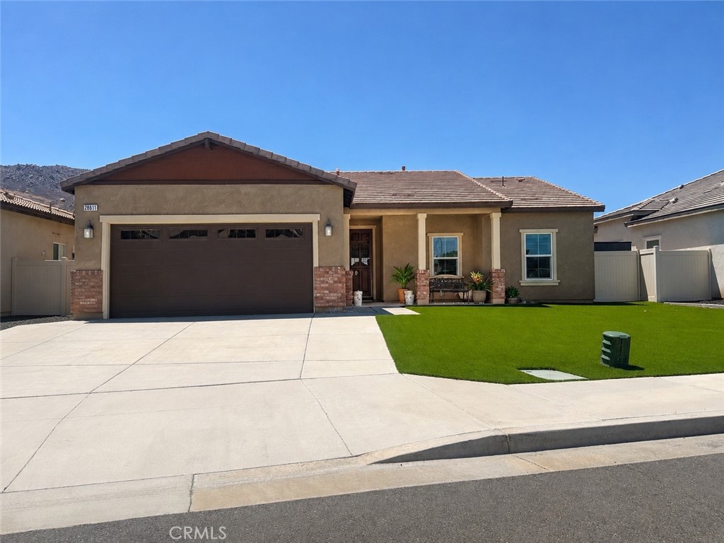 28611 Yarow Property Photo 1