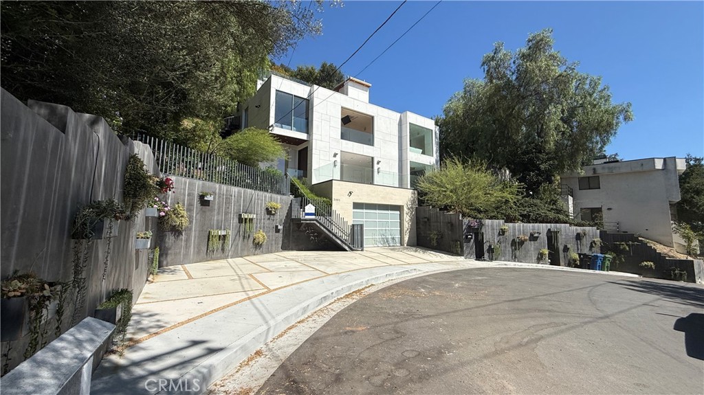 3901 Avenida Del Sol Property Photo 4