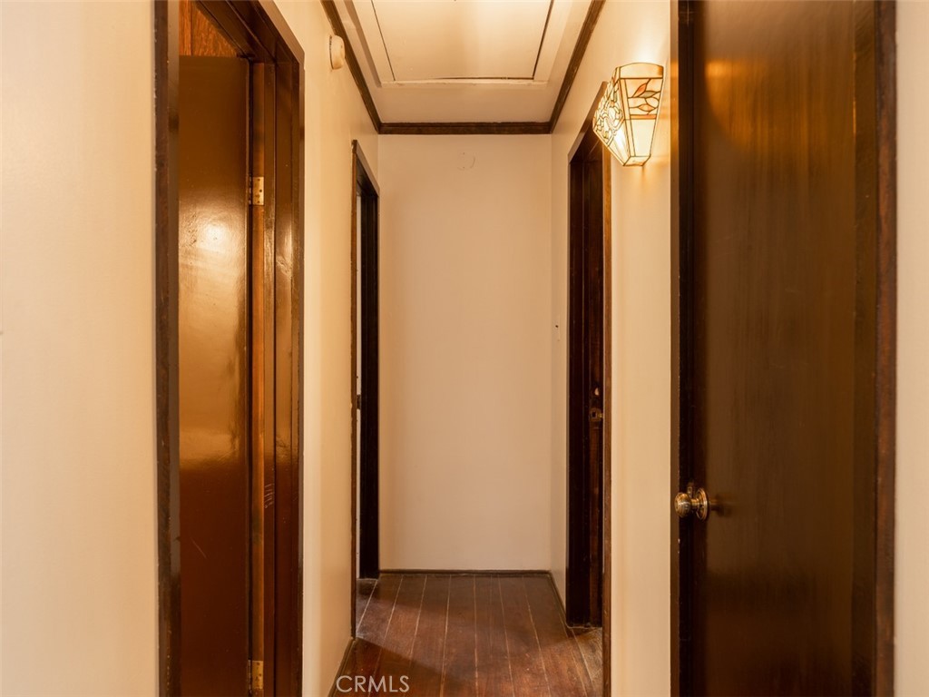 925 E Lane Property Photo 15