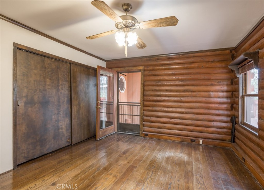 925 E Lane Property Photo 16