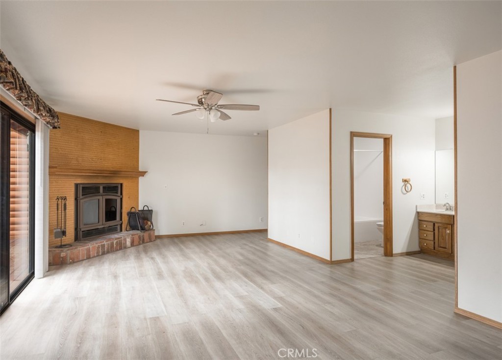 925 E Lane Property Photo 25