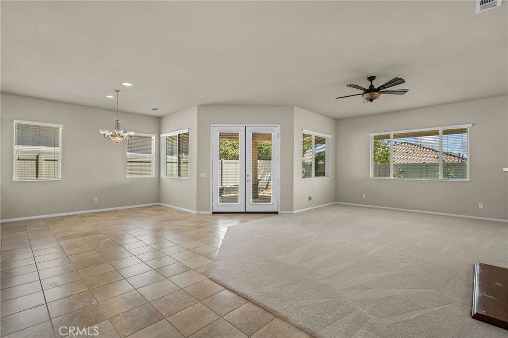 957 Avenal Property Photo 4