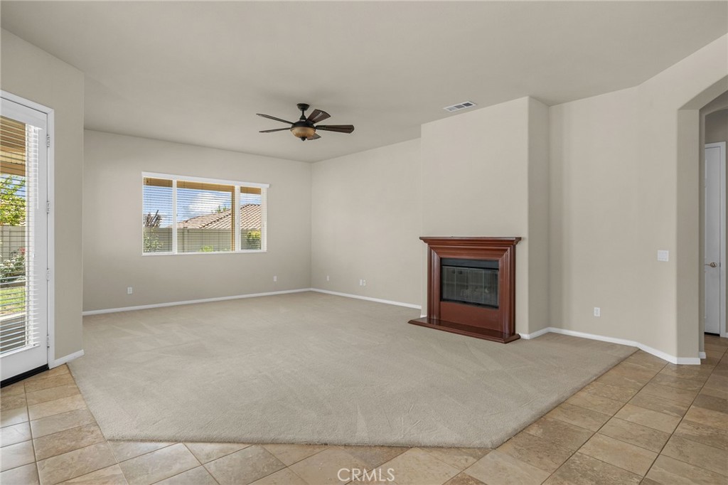 957 Avenal Property Photo 5