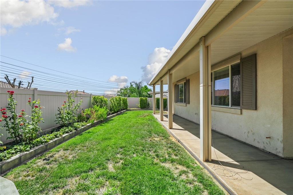 957 Avenal Property Photo 22