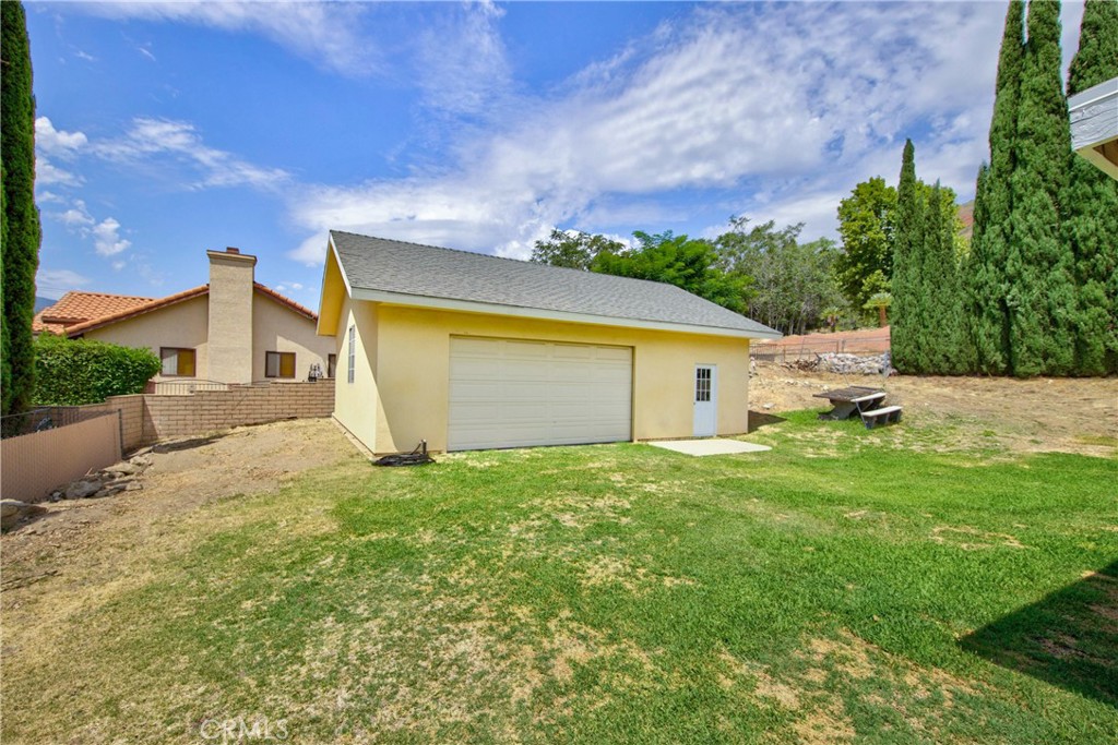 18090 Rancho Avenue Property Photo 3
