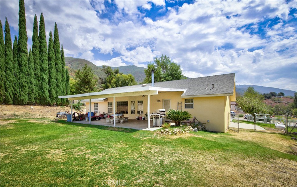 18090 Rancho Avenue Property Photo 4