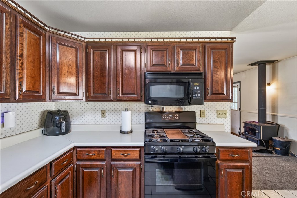 18090 Rancho Avenue Property Photo 12