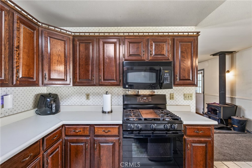 18090 Rancho Avenue Property Photo 12
