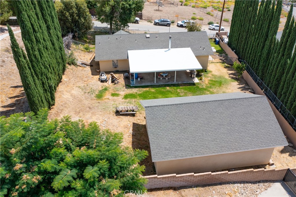 18090 Rancho Avenue Property Photo 22