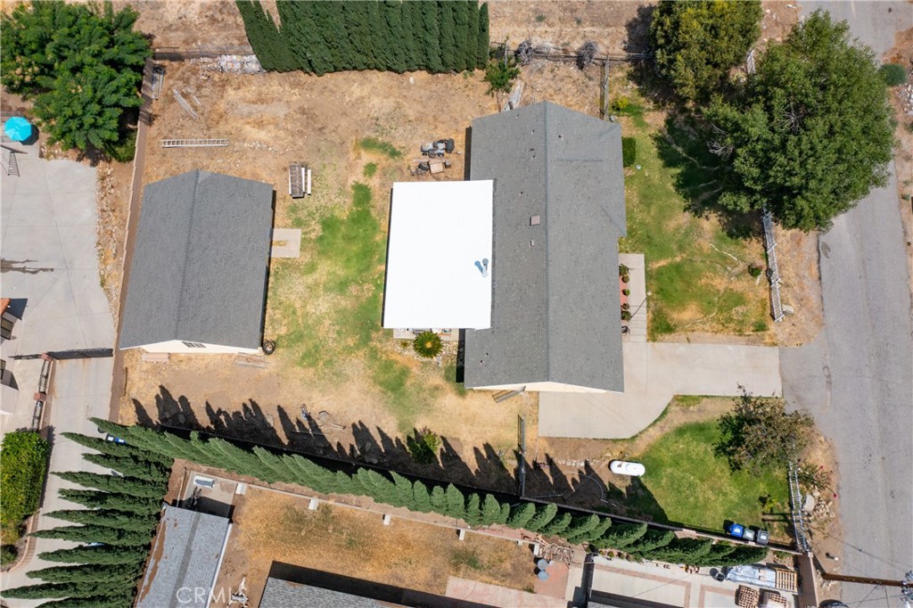 18090 Rancho Avenue Property Photo 23