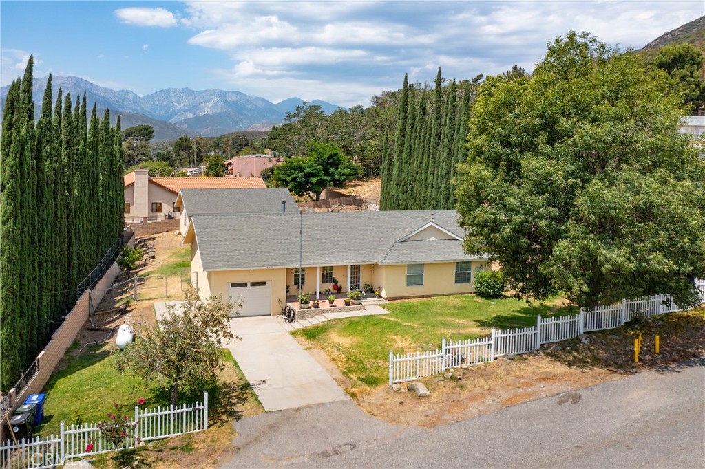 18090 Rancho Avenue Property Photo 28