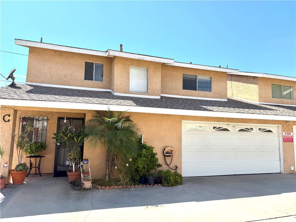 5211 Clara Street C Property Photo 1