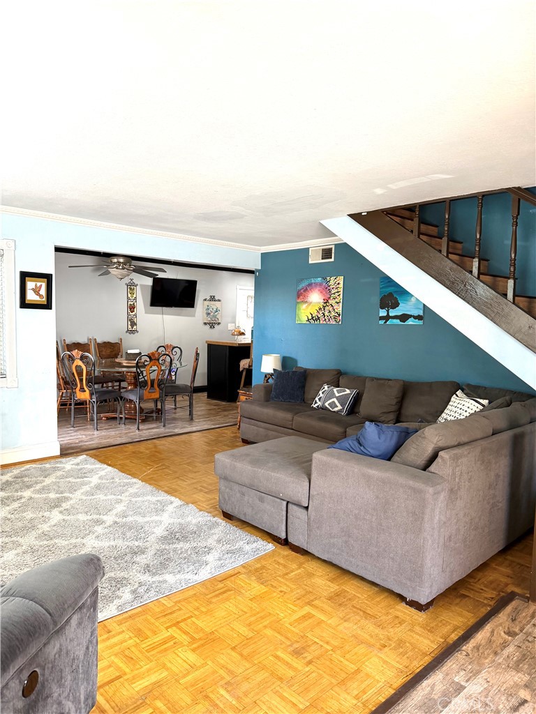 5211 Clara Street C Property Photo 7