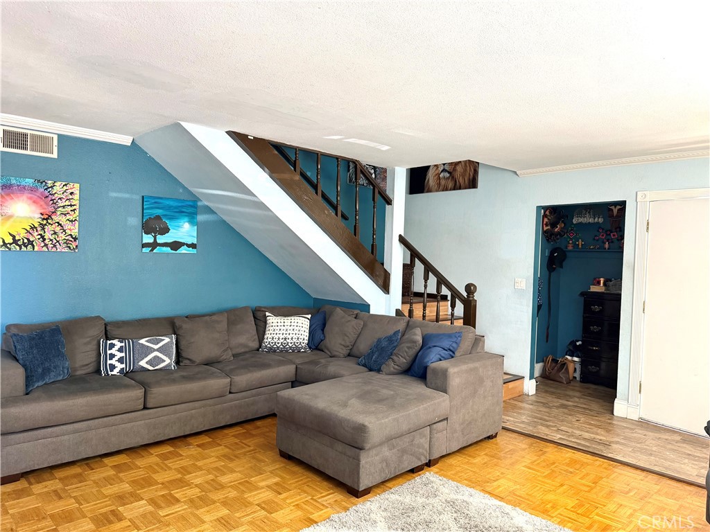 5211 Clara Street C Property Photo 8