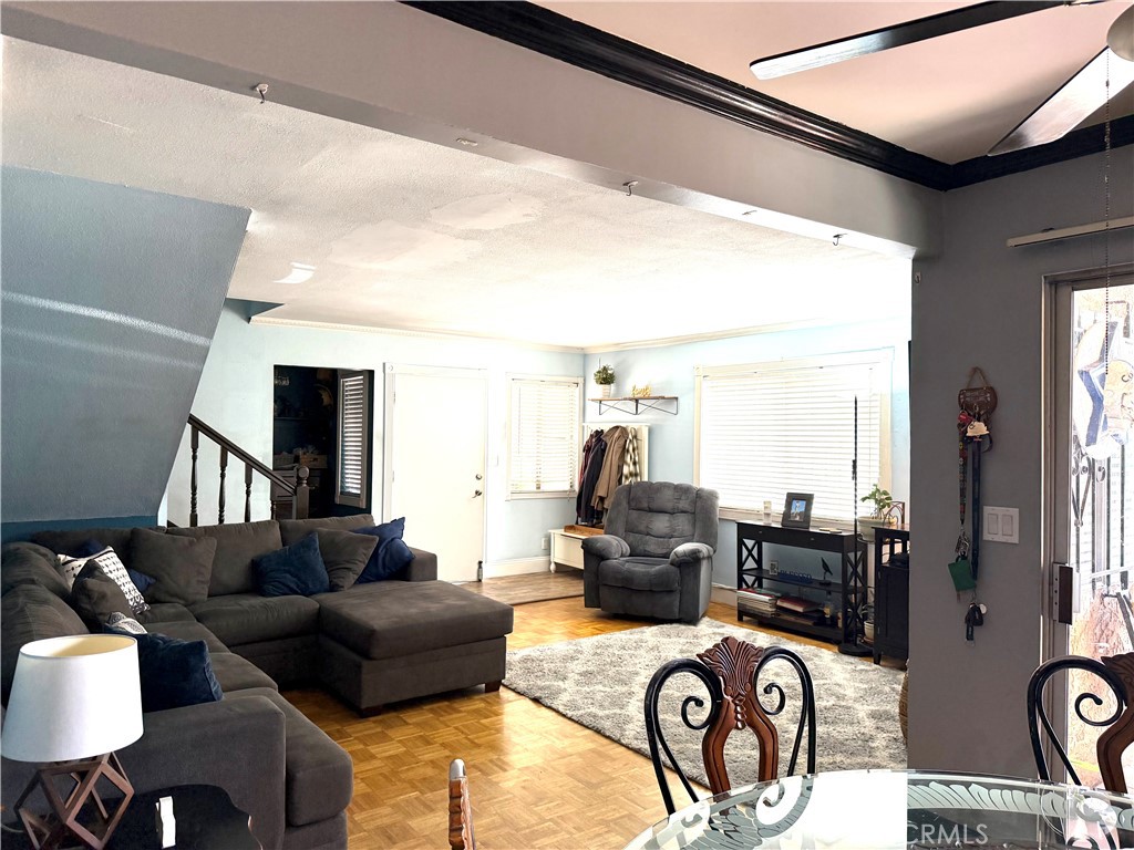 5211 Clara Street C Property Photo 10