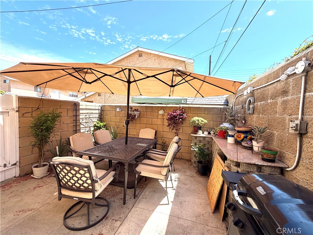 5211 Clara Street C Property Photo 29