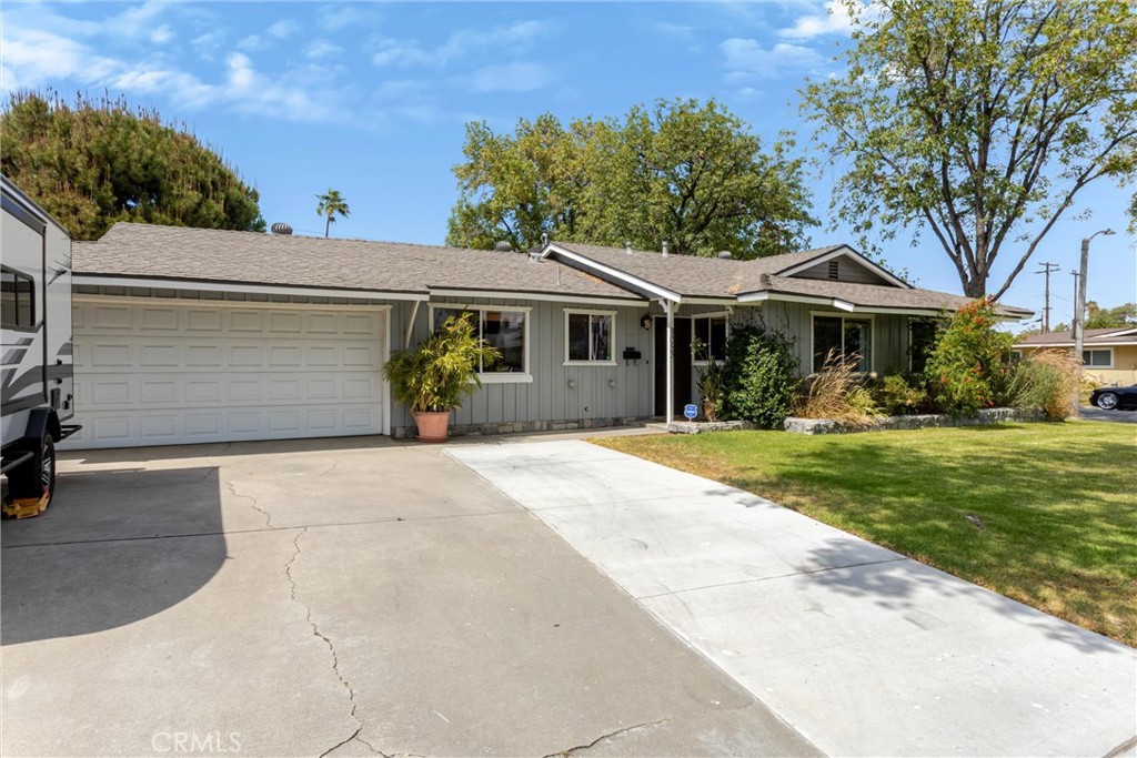 9053 Delano Property Photo 5