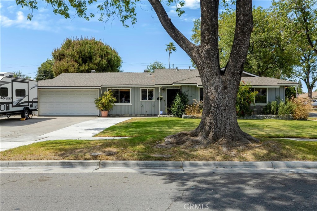 9053 Delano Property Photo 7