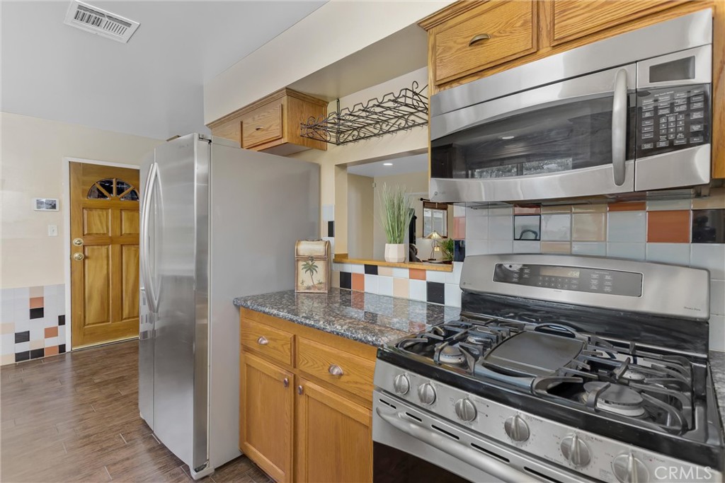 9053 Delano Property Photo 19
