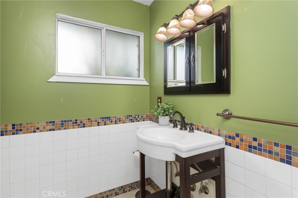 9053 Delano Property Photo 24