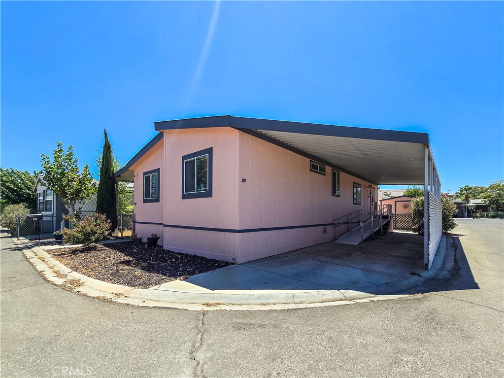 9161 Santa Fe E 37 Property Photo 3