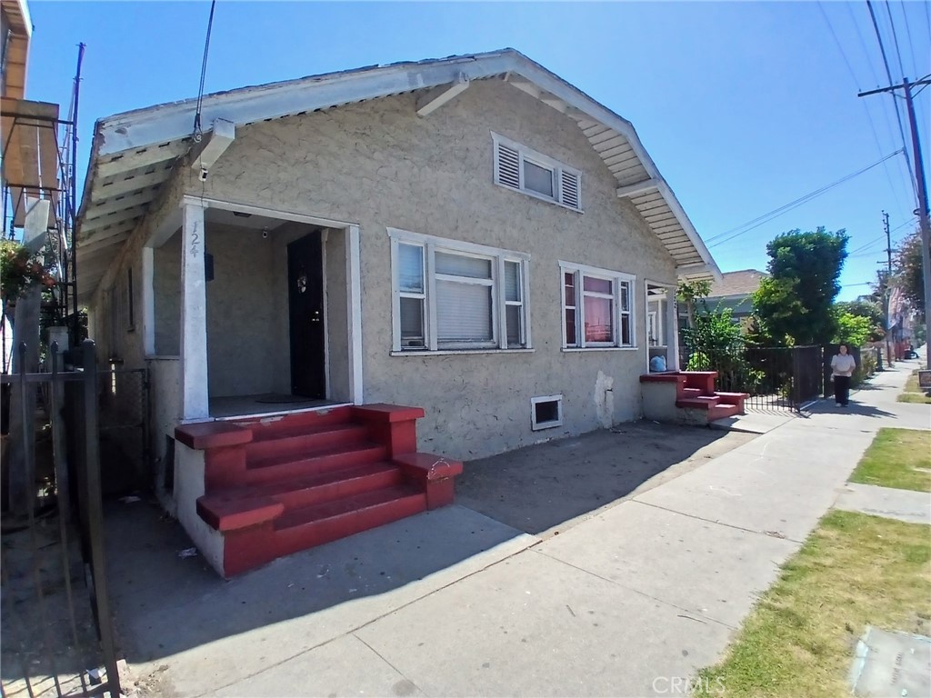 122 E Gage Property Photo 2