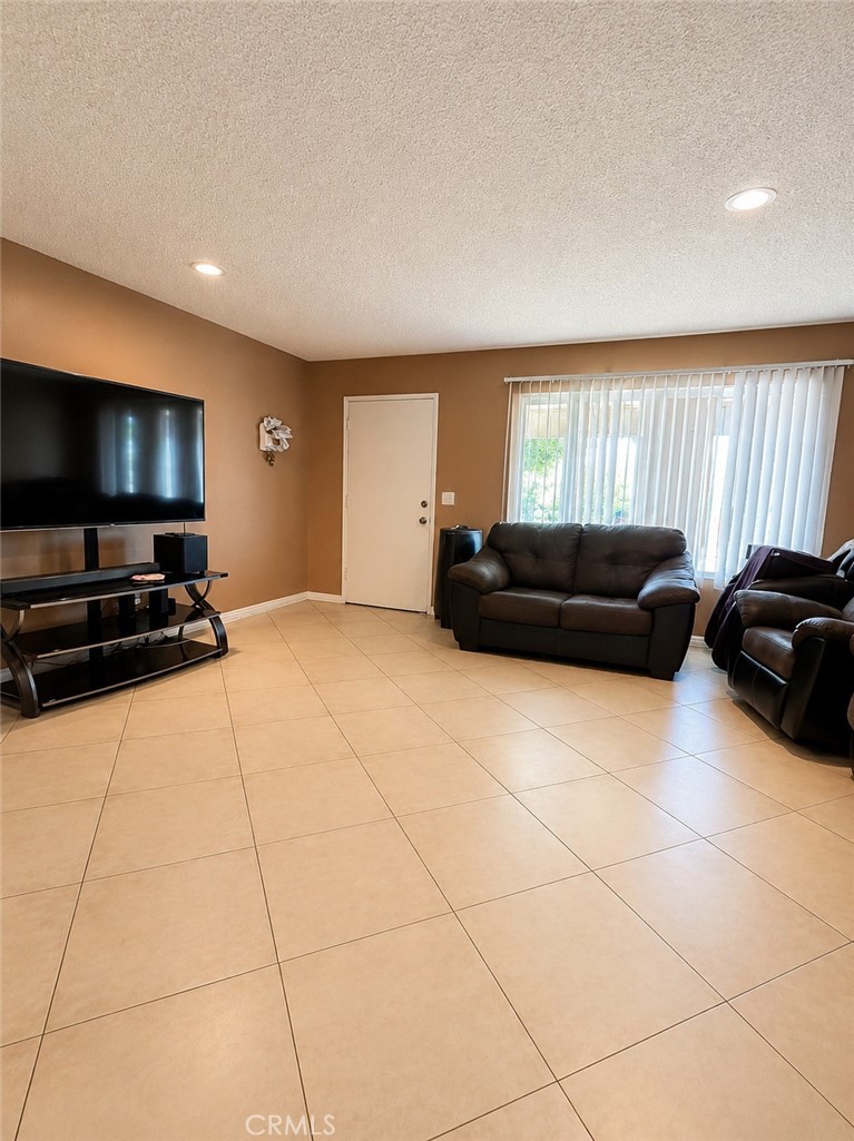 17391 Sequoia Property Photo 2