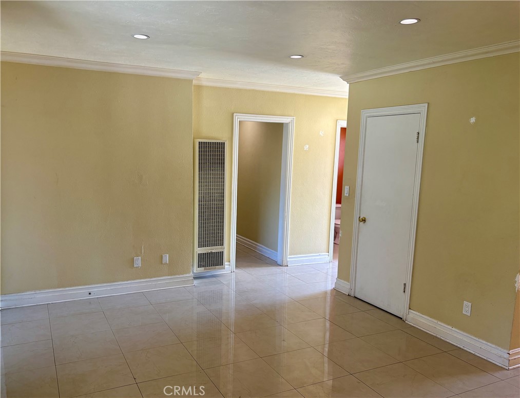 5580 Noble Street Property Photo 8