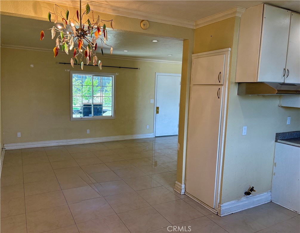 5580 Noble Street Property Photo 10