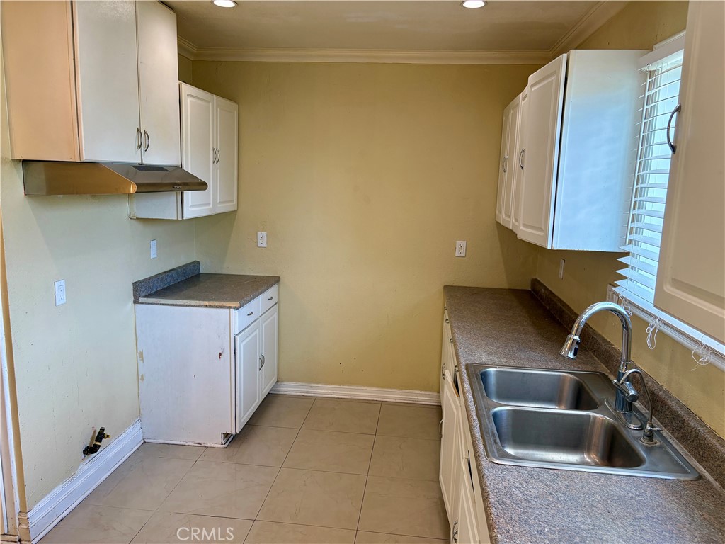 5580 Noble Street Property Photo 12