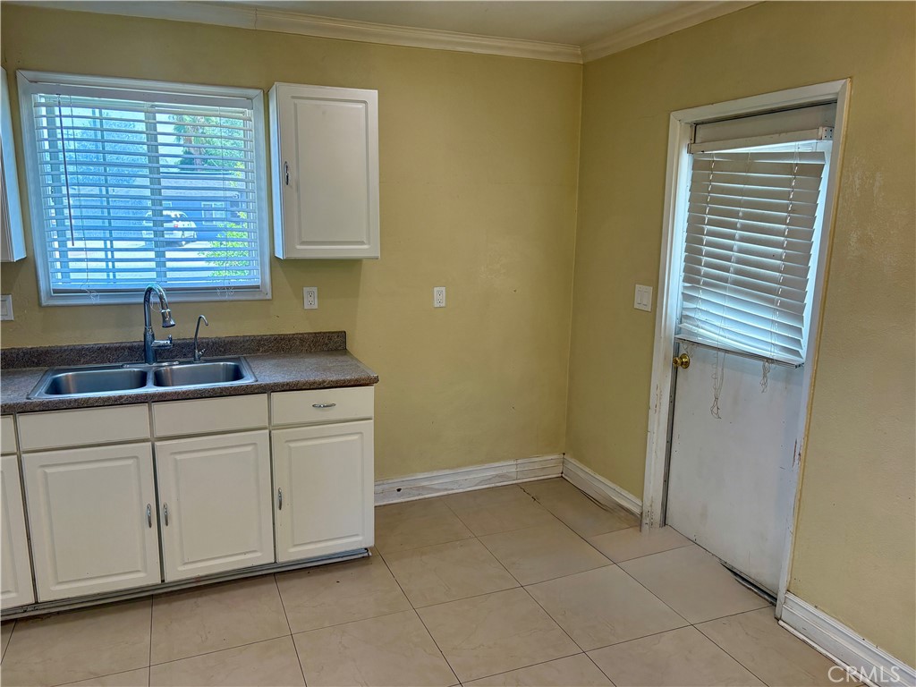 5580 Noble Street Property Photo 14