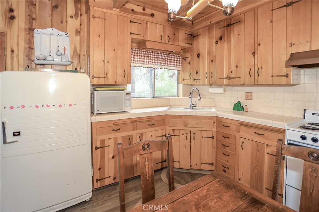 630 Pine Property Photo 13