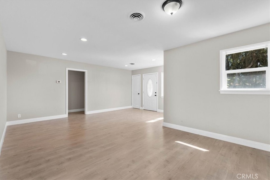 611 S Pine Property Photo 10