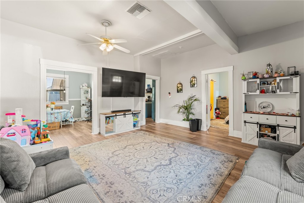 116 11th Property Photo 5