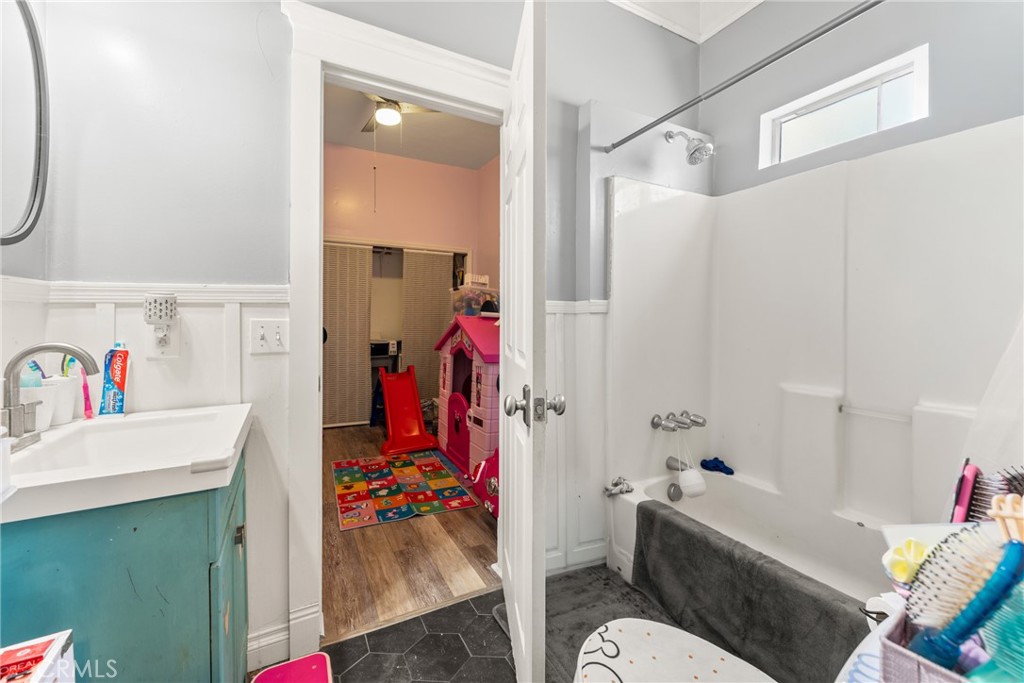 116 11th Property Photo 11